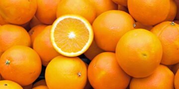 A fruta brasileira com mais vitamina C do que a laranja