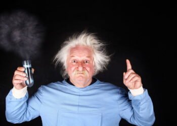 4 manias que toda pessoa com alta inteligência têm, segundo a psicologia