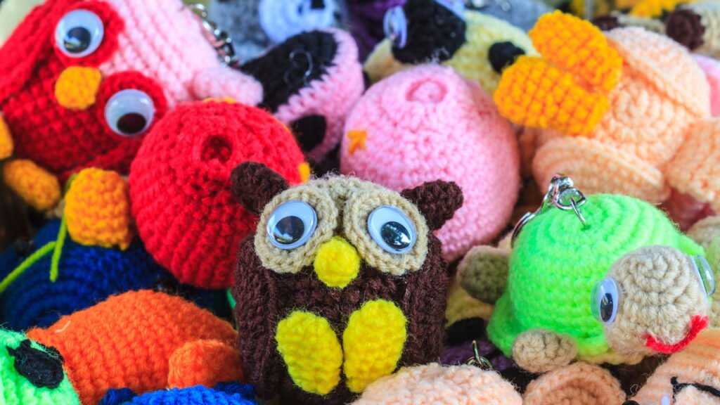 Amigurumis de crochê conquistam artesãs e vira fonte de renda