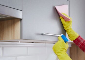 Mau cheiro de armários