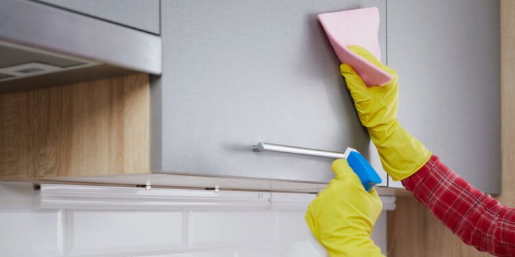 Mau cheiro de armários