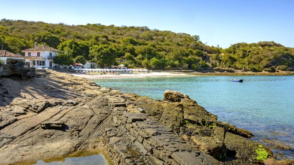 As 5 praias mais imperdíveis que o litoral fluminense tem a oferecer