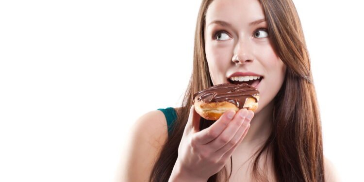 O que especialistas dizem sobre cortar açúcar da alimentação