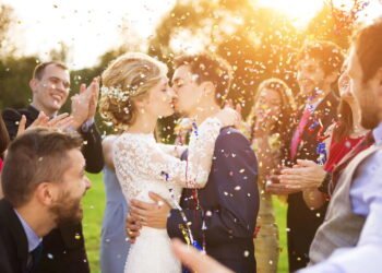 Casamento: você deve dizer sim ao seu ex na lista de convidados?