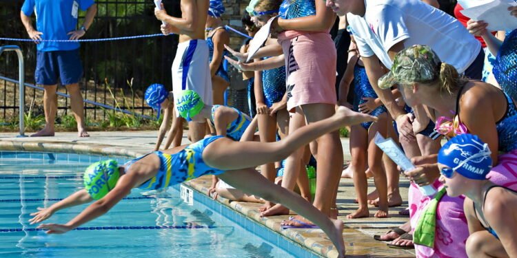 Segundo um especialista, quanto tempo após comer podemos entrar na água sem riscos?