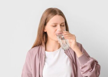 Excesso de água faz mal? O que os médicos estão alertando