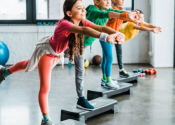 4 exercícios para melhorar equilíbrio e coordenação de pessoas acima dos 50