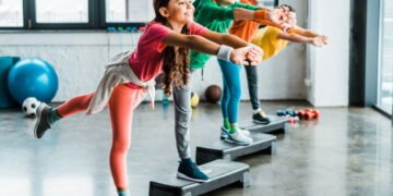 4 exercícios para melhorar equilíbrio e coordenação de pessoas acima dos 50