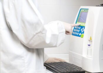 Exames essenciais dos 30 aos 60 anos que você deve agendar