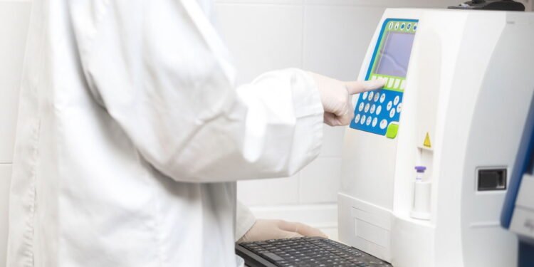 Exames essenciais dos 30 aos 60 anos que você deve agendar