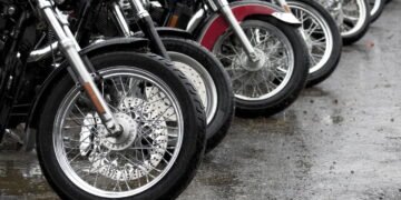 Melhores motos econômicas para quem roda muito na cidade