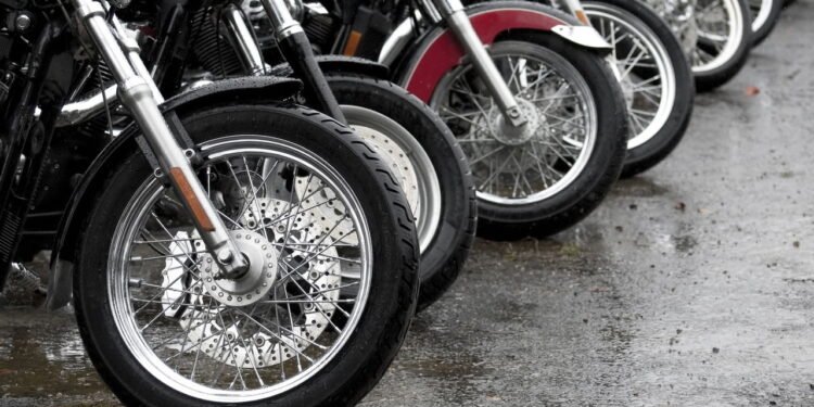 Melhores motos econômicas para quem roda muito na cidade