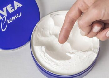 Nivea da lata azul é ou não adequada para o rosto? Um especialista esclarece