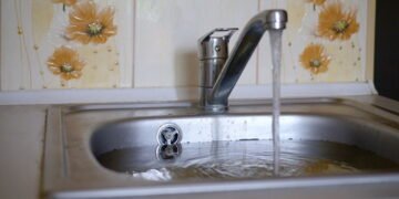 Pia e canos entupidos? Essas dicas fáceis vão desentupir e economizar seu tempo
