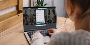 O que a psicologia revela sobre quem some das redes sociais do nada