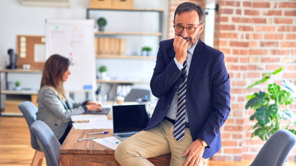 Por que começamos a rir durante situações nervosas?