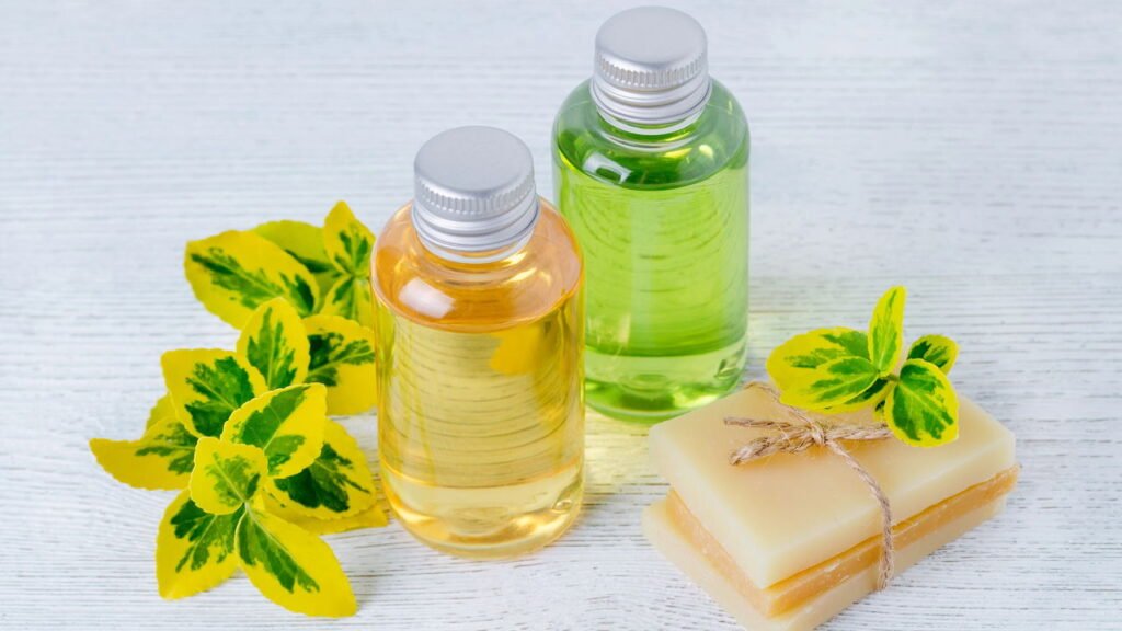 Como fazer sabonete líquido caseiro reaproveitando restos de sabonete