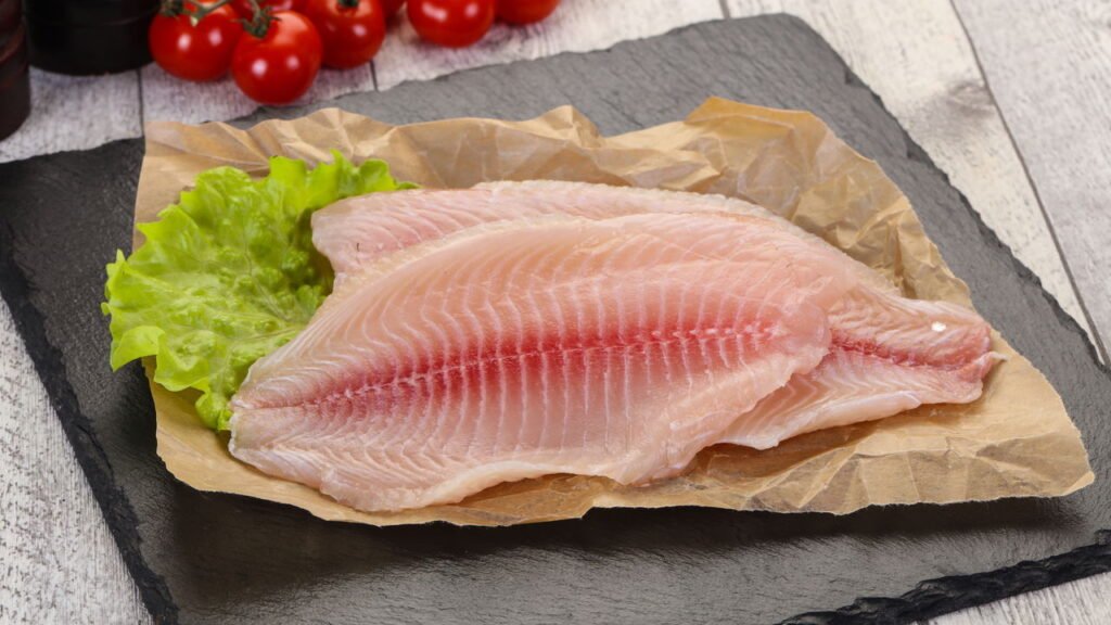 Esse peixe é a proteína boa e barata que você deveria incluir nas refeições do dia a dia