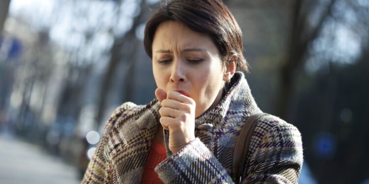 Esse remédio natural pode ser mais eficaz que xaropes contra a tosse noturna