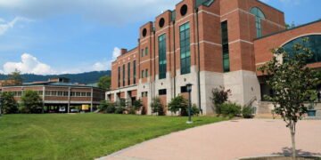 Pequenas cidades que se tornaram polos universitários e transformaram sua economia