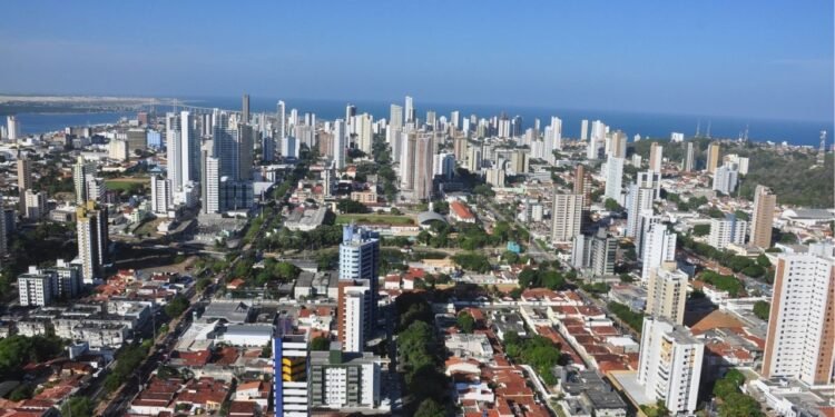 Essa cidade do Nordeste está entre as mais bonitas do país e atrai turistas do ano todo