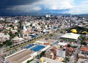 A cidade mineira que vai além da indústria e encanta quem decide morar lá