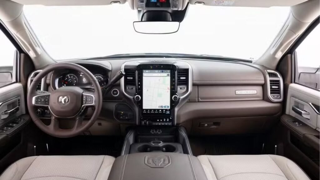 Nova Ram 2500 Laramie 2025 chega ao Brasil como a picape mais bruta do mercado