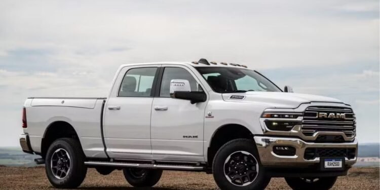 Nova Ram 2500 Laramie 2025 chega ao Brasil como a picape mais bruta do mercado