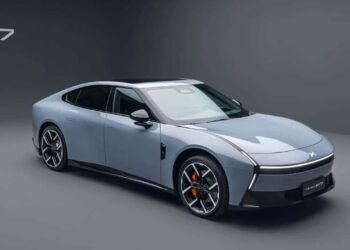 Xpeng P7 estreia na China com autonomia surpreendente de 820 km e já tem mais de 10 mil pedidos