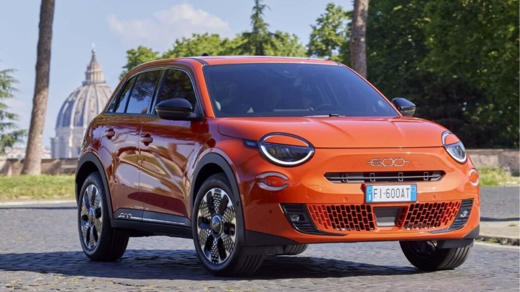 Fiat 600e, o SUV compacto elétrico com autonomia de até 400 km está dominando mercados internacionais