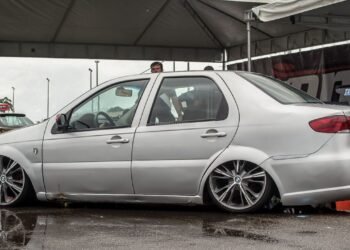 Pensando em rebaixar o carro? Saiba como fazer isso sem ficar fora da lei