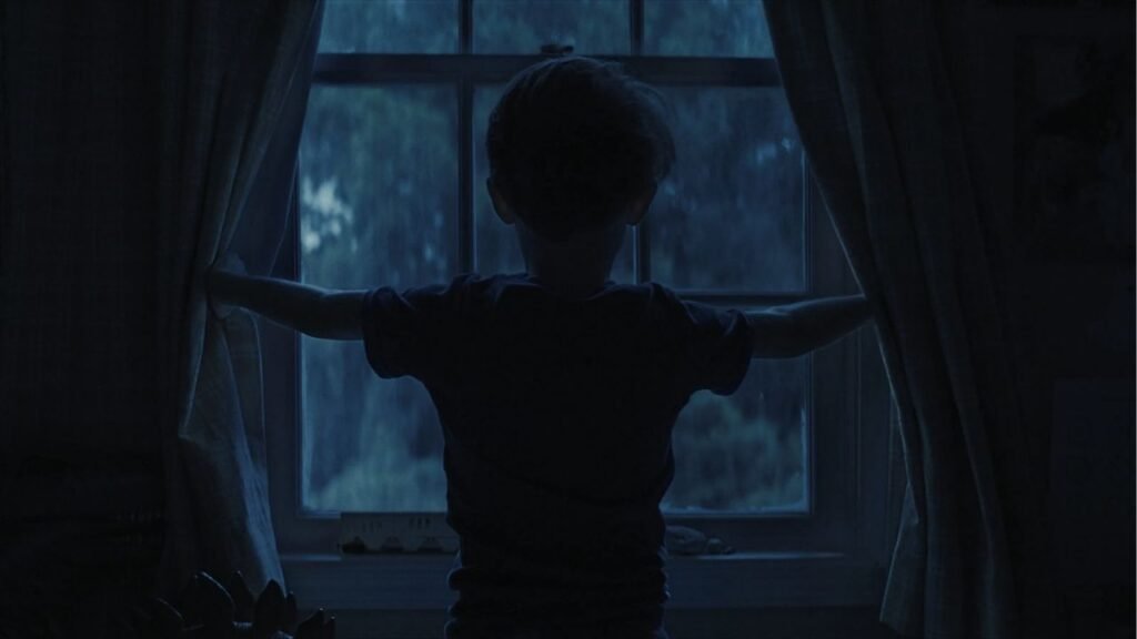 Terror misterioso do mesmo criador de "Noites Brutais" está agitando os cinemas em Agosto