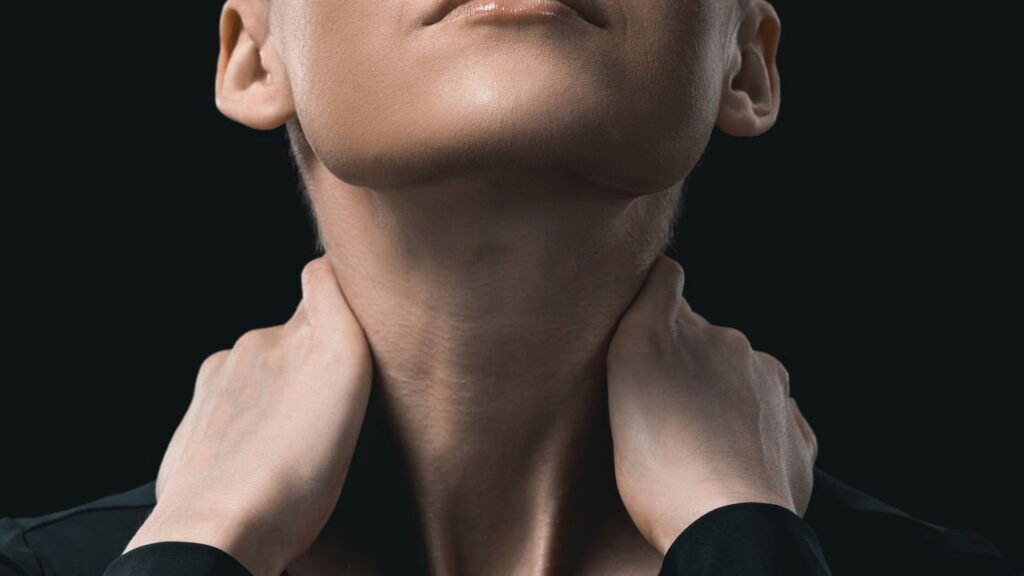 Alongamentos simples para aliviar dor no pescoço causada pelo computador