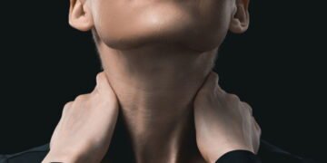 Alongamentos simples para aliviar dor no pescoço causada pelo computador