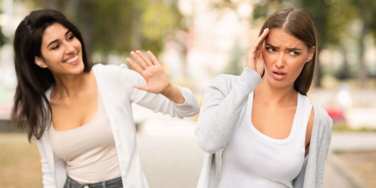 Os sinais mais claros de que sua amizade está se tornando tóxica