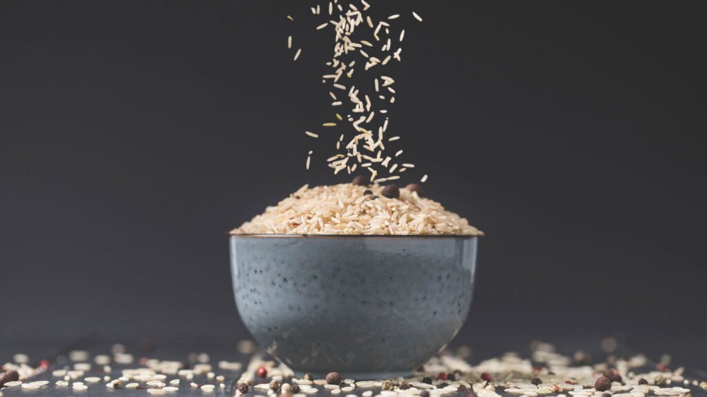 Alimentos que ajudam a dormir melhor segundo nutricionistas