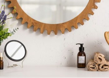 Tendência de 2025 que está deixando banheiros pequenos mais elegantes