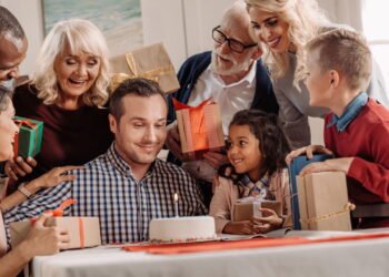 Bolo tamanho família que fica fofinho e rende bastante