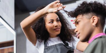 Os cortes para cabelo cacheado entre os mais desejados e estilosos do ano