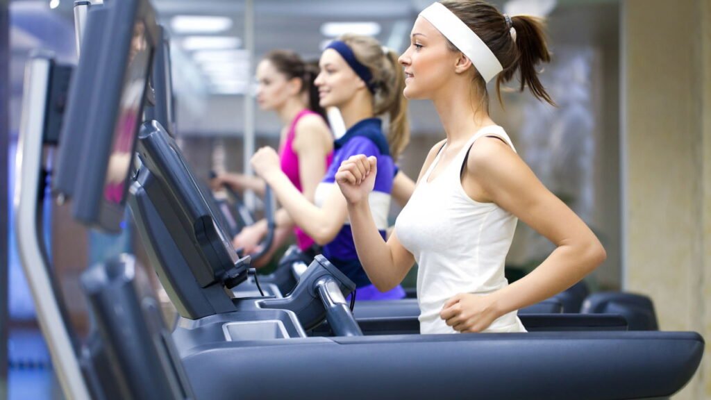 Você sabia que caminhada rápida pode ser mais eficiente e segura do que uma corrida?