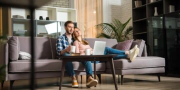 Como dar nova vida a imóveis antigos com toques inteligentes e afetivos