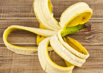 Como usar casca de banana para hidratar e nutrir sua pele e seu cabelo