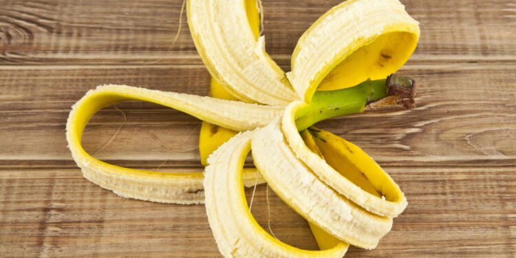 Como usar casca de banana para hidratar e nutrir sua pele e seu cabelo