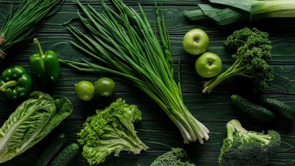 A hortaliça que brota até na água e pode ser colhida o ano todo