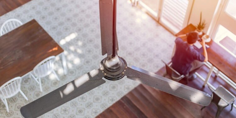 Ventilador de teto pode transformar seu conforto e cortar a conta de luz