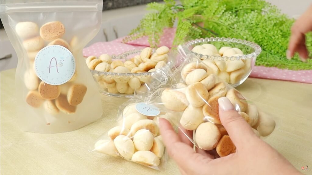 O biscoito brasileiro simples e delicado que combina com café ou chá e derrete na boca
