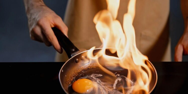 Erros comuns que fazem a comida queimar