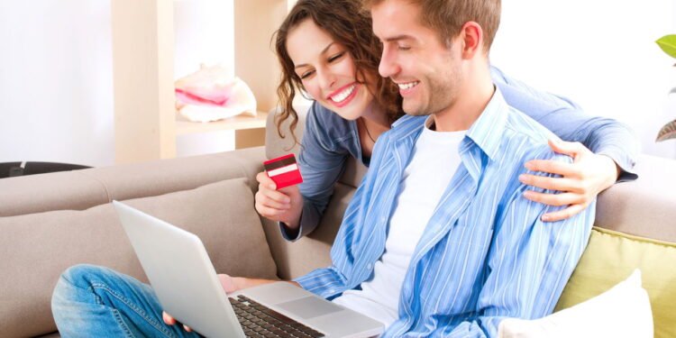 Compra on-line com segurança - Créditos: depositphotos.com / Subbotina