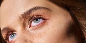 Produto de beleza popular pode alterar a cor dos olhos e causar irritação