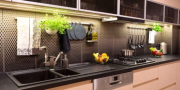 Ideias de cozinhas pequenas modernas que unem praticidade e estilo